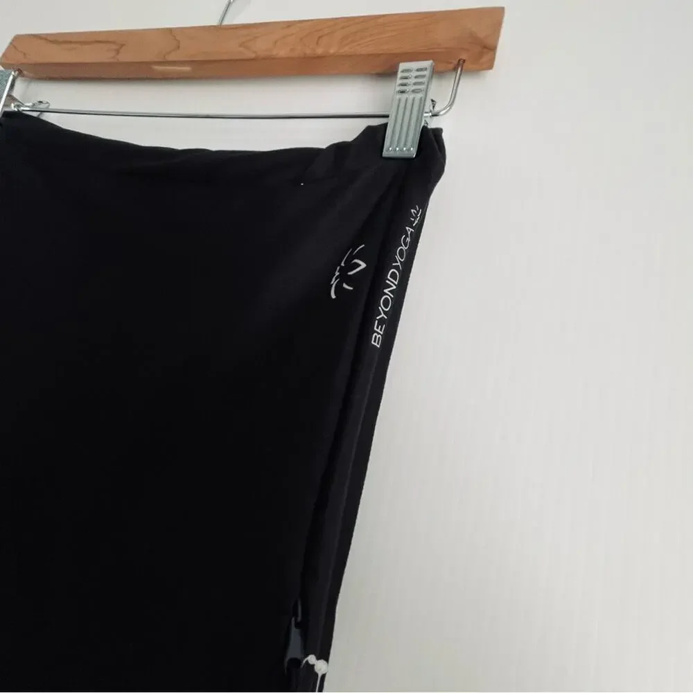 🆕 Beyond Yoga pocket infinity scarf black NWT